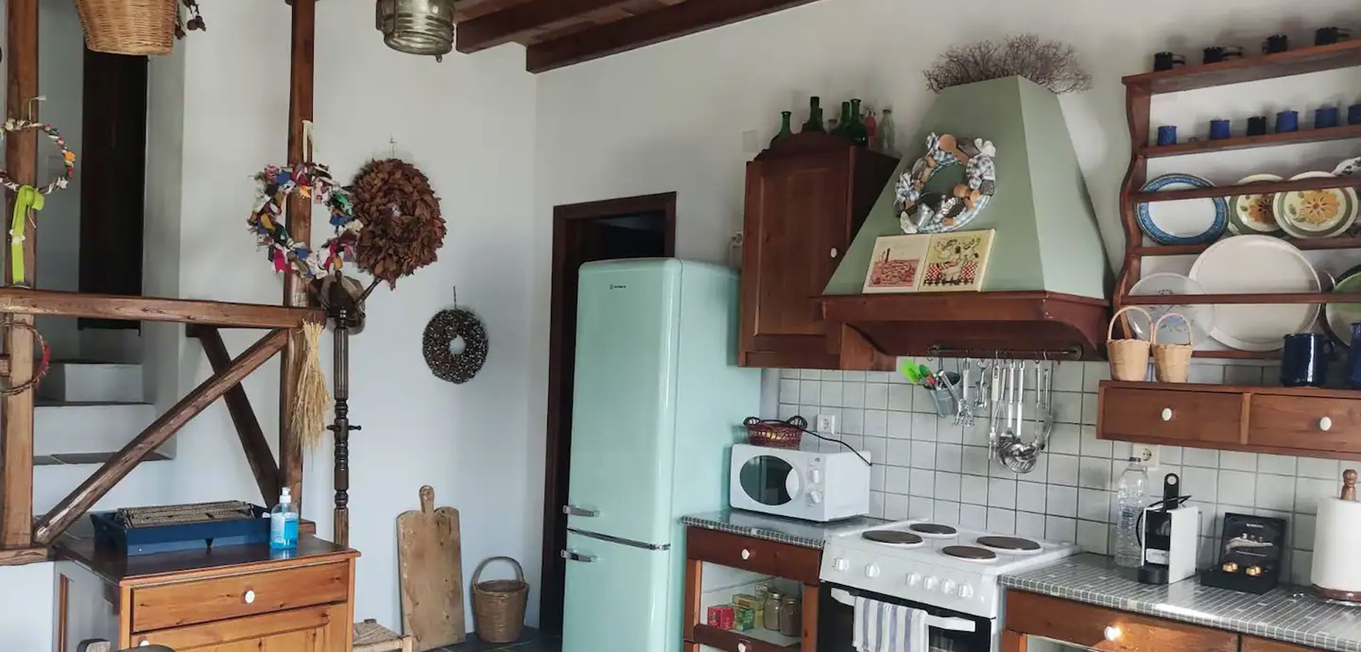 The kitchen of Villa Vathi in Sifnos